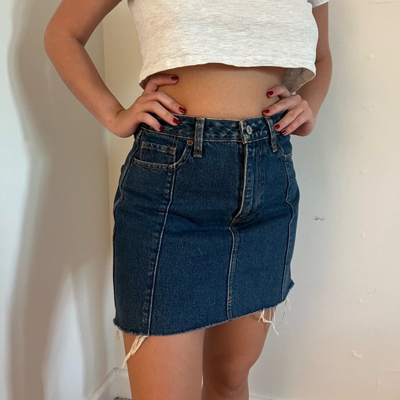 A-line Jean Skirt. Abercrombie - Picture 7 of 9